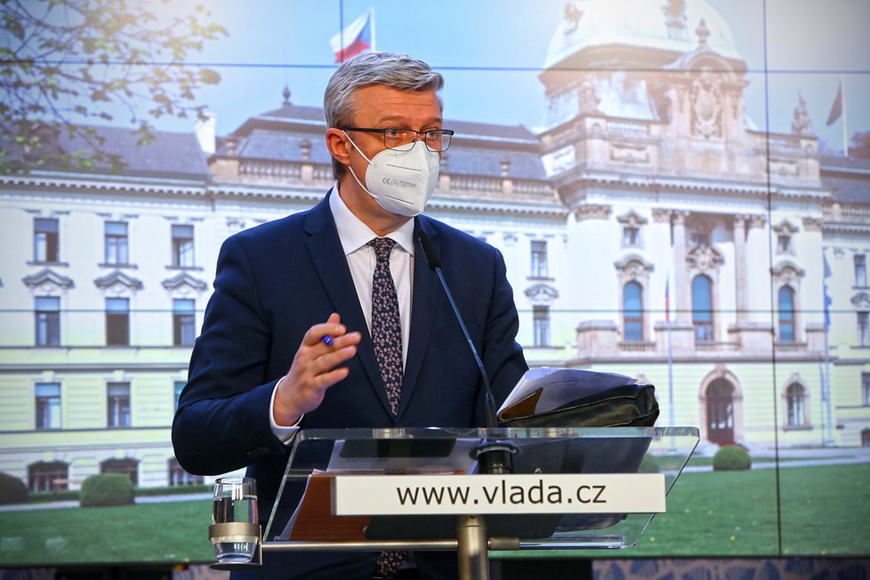 Vicepremiér a ministr průmyslu, obchodu a dopravy Karel Havlíček (za ANO) na tiskové konferenci po jednání vlády (22. 3. 2021)