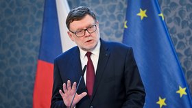 Ministr financí Zbyněk Stanjura vystoupil na tiskové konferenci po schůzi vlády (9. 3. 2022)