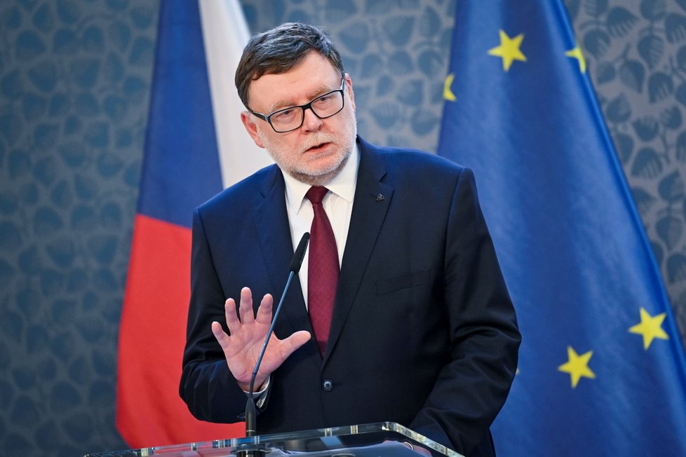 Ministr financí Zbyněk Stanjura vystoupil na tiskové konferenci po schůzi vlády (9. 3. 2022)