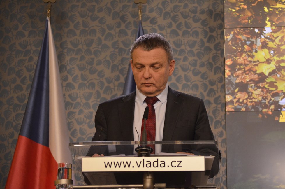 Ministr kultury Lubomír Zaorálek (ČSSD) na tiskové konferenci na Úřadu vlády (9.12.2019)