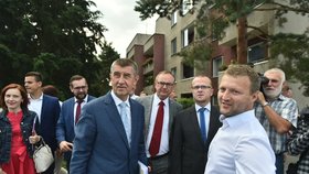 Andrej Babiš (ANO) s hejtmanem Pardubického kraje Martinem Netolickým (ČSSD) při návštěvě kraje