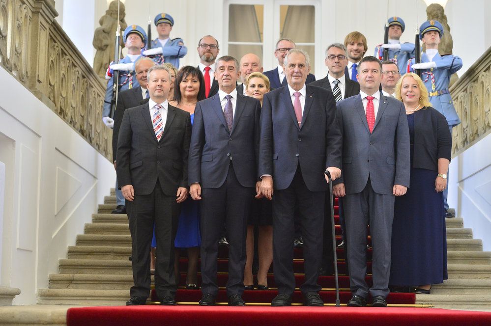 Prezident Miloš Zeman jmenoval druhou vládu Andreje Babiše
