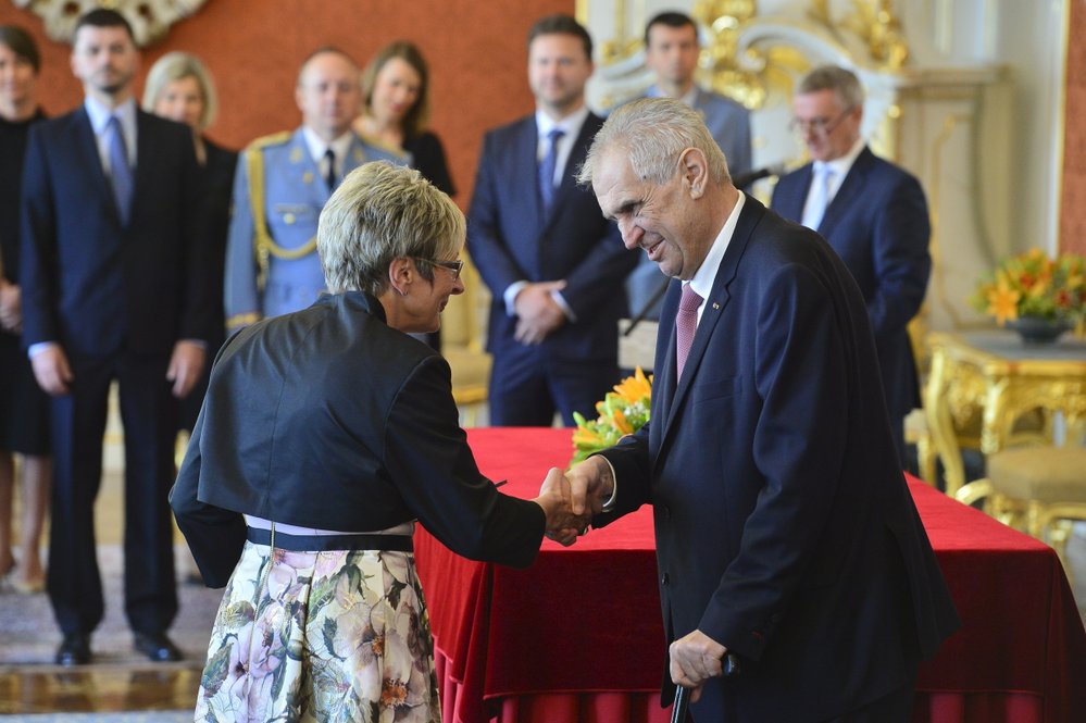 Prezident Miloš Zeman jmenoval druhou vládu Andreje Babiše