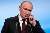 Putin promluvil po vítězství o Navalném: Chtěl ho vyměnit se Západem za jiné vězně