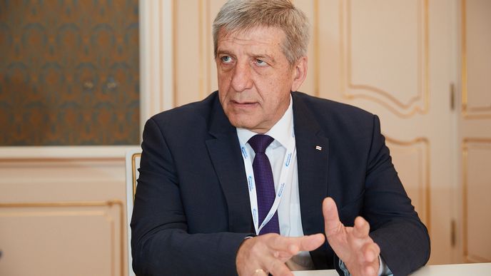 Vladimir Astapenko je zástupcem zmocněnce pro zahraniční politiku v přechodném kabinetu Běloruska.