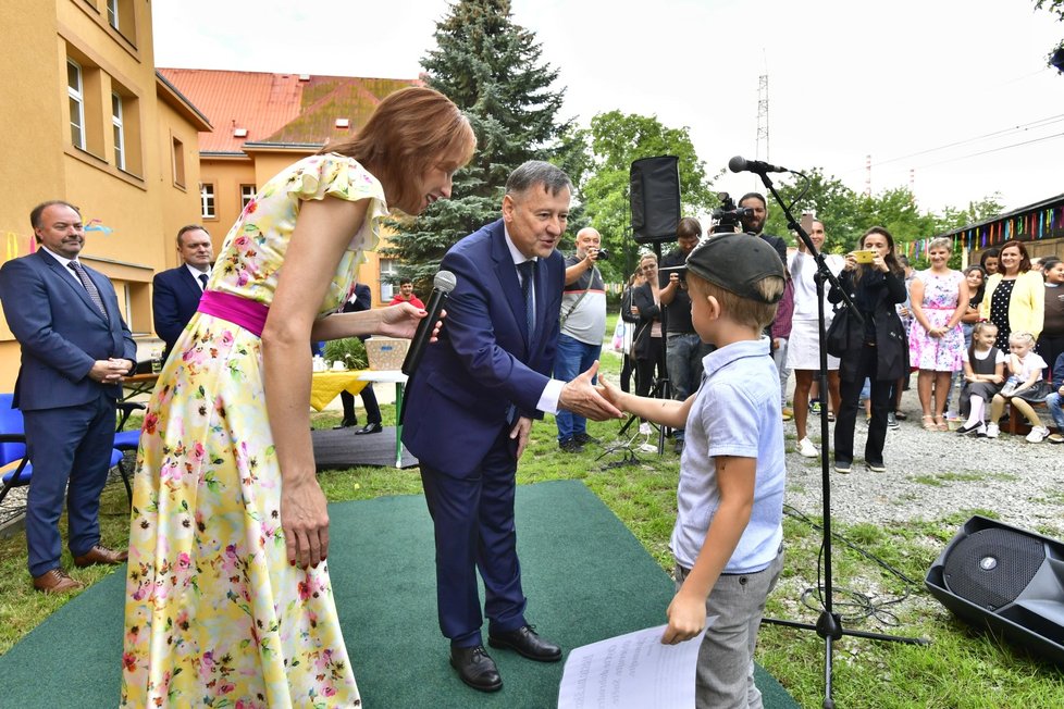 Ministr školství, mládeže a tělovýchovy Vladimír Balaš (STAN) zahájil školní rok na Základní škole Trmice. (1.9.2022)