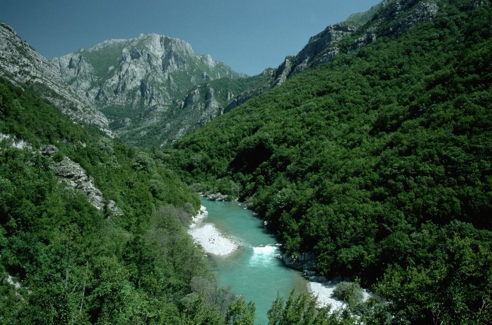 Údolí černohorské řeky Morača