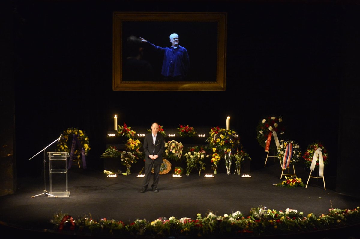 Na velké obrazovce byly promítány fotografie i videa zesnulého Vladimíra Čecha.