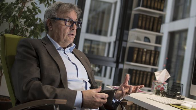 Šéf Hospodářské komory Vladimír Dlouhý Šéf Hospodářské komory Vladimír Dlouhý