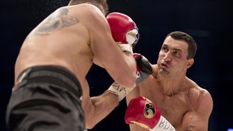 Vladimir Kličko zůstal šampionem těžké boxerské váhy