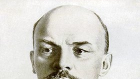 Lenin prý zemřel na stres, dědičné predispozice, nebo byl otráven