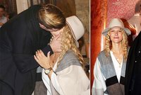 Vášnivá líbačka na veřejnosti: Vladimír Polívka se vrhl na svou krásnou přítelkyni!