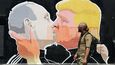 Vladimir Putin a Donald Trump v objetí