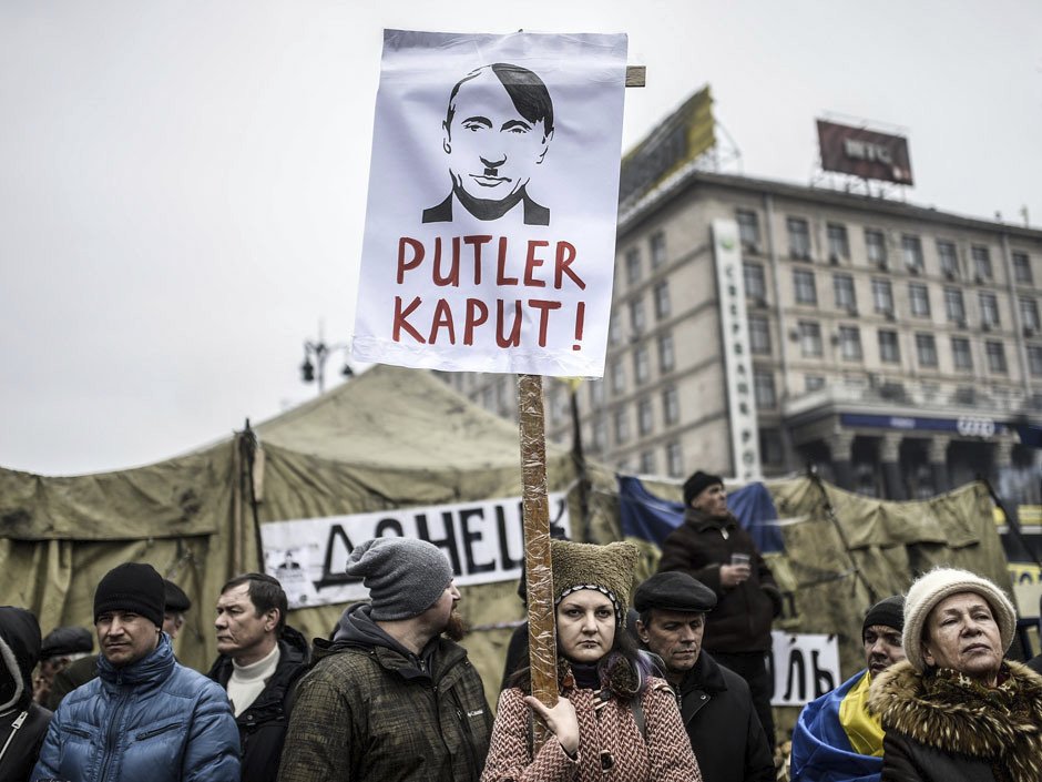 Demonstranti označili hlavu Ruska za Putlera!