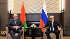 Putin poprvé přiznal potíže kvůli sankcím. Lukašenko se vysmál Západu kvůli inflaci