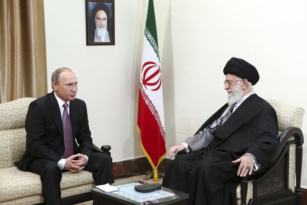 Vladimir Putin a Alí Chameneí