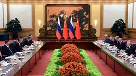 Putin v Číně: Sešel se s prezidentem Si Ťin-pchingem a vystoupil na summitu k nové Hedvábné stezce (18.10.2023).