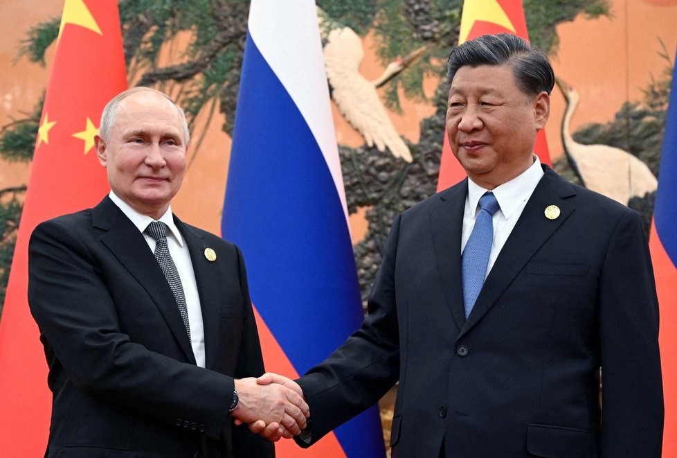 Putin v Číně: Sešel se s prezidentem Si Ťin-pchingem a vystoupil na summitu k nové Hedvábné stezce (18.10.2023)