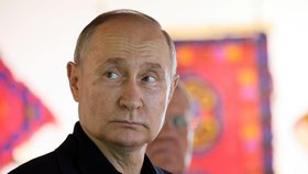 Útlak aktivistů: Putin před volbami brojí proti lidsko-právním skupinám i monitorovacímu hnutí