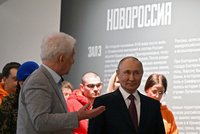 Agresor Putin zahájil výstavu plnou propagandy.A zaútočil na Zelenského „neonacisty“