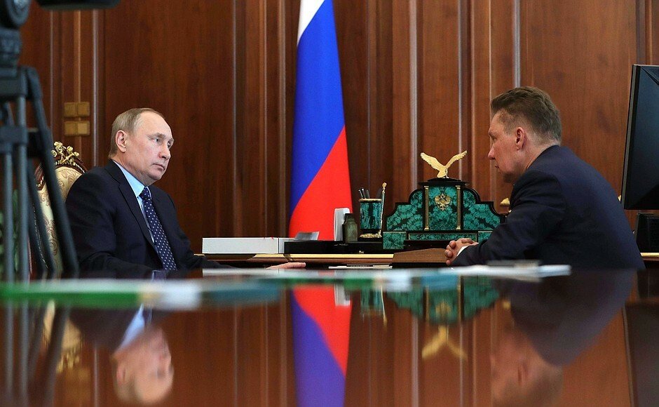 Vladimir Putin a šéf Gazpromu Alexej Miller (2017).