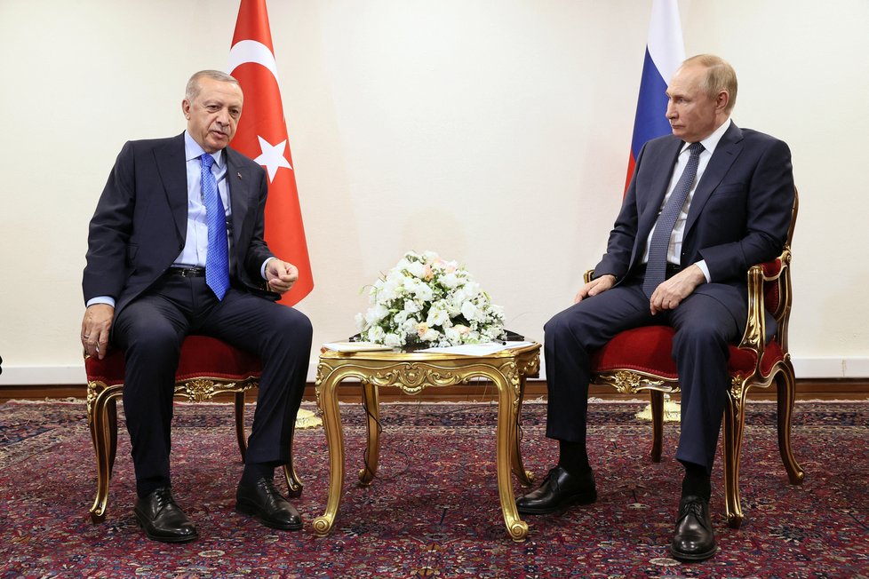Vladimir Putin v Íránu: S tureckým prezidentem Erdoganem (19. 7. 2022)