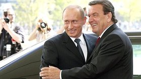 Vladimir Putin u Gerharda Schrödera v Berlíně (2005).