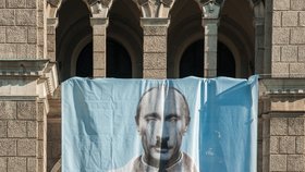 Vladimir Putin na protestní plachtě hnutí Dekomunizace