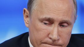 Putin se snažil bránit ruskou ekonomiku, ale moc se mu to nedařilo.