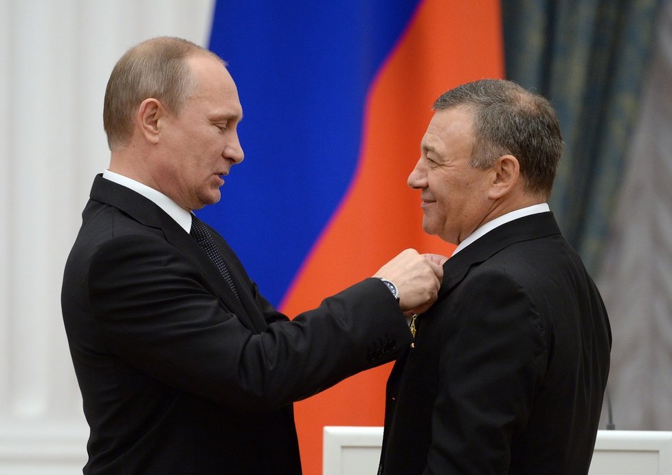 Vladimir Putin a oligarcha Arkadij Rotenberg