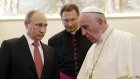 Papež se do Putina opřel kvůli krizi na Ukrajině.