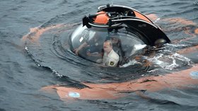 Vladimir Putin se na Krymu potopil v batyskafu na dno Černého moře