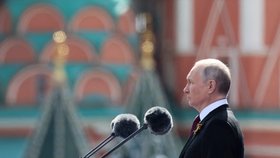 Vladimir Putin během projevu na Rudém náměstí v Moskvě (9. 5. 2023)