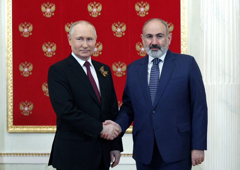 Setkání ruského prezidenta Vladimira Putina s arménským premiérem Nikolem Pašinjanem (9.5.2023)