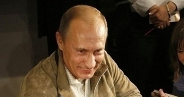 Malou tygřici dostal Vladimir Putin v říjnu k narozeninám