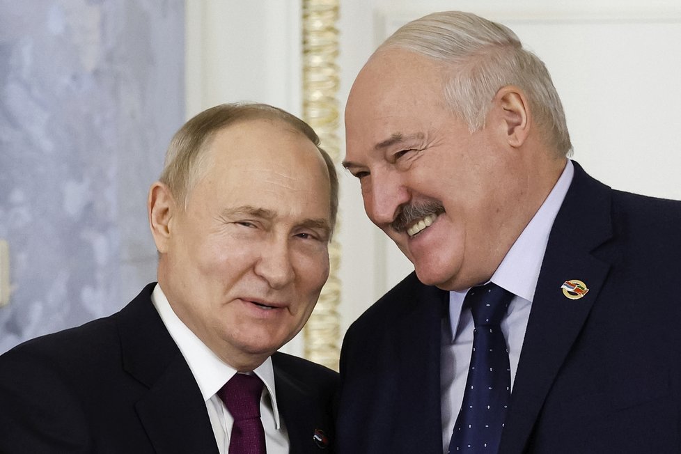 Diktátoři Vladimir Putin a Alexandr Lukašenko