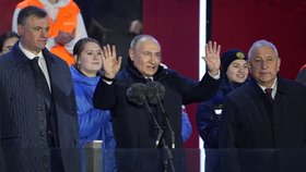 Vladimir Putin se setkal s Rusy na Rudém náměstí v Moskvě (18. 3. 2024)