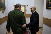 ONLINE: Rusové popravují vojáky neplnící rozkazy. Popravami hrozí celým jednotkám, zní z USA