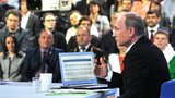 Putin na telefonu odpovídal lidem hodiny: Ptali se ho na vraždy, bojkot Moskvy i mléko