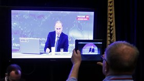 Ruský prezident Vladimir Putin při debatě s občany