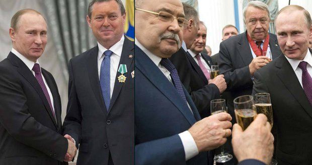 Český komunista si připil šampaňským v Kremlu. Putin ho osobně vyznamenal
