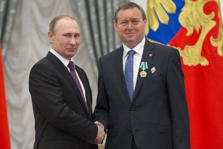 Europoslanec Jiří Maštálka (KSČM) převzal od Vladimira Putina Řád přátelství.