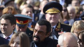 Steven Seagal na přehlídce na Rudém náměstí v Moskvě