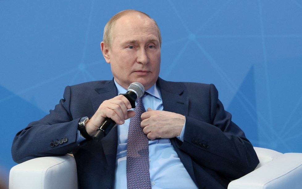 Sarkastický Putin na Petrohradském mezinárodním ekonomickém fóru (9.6.2022)