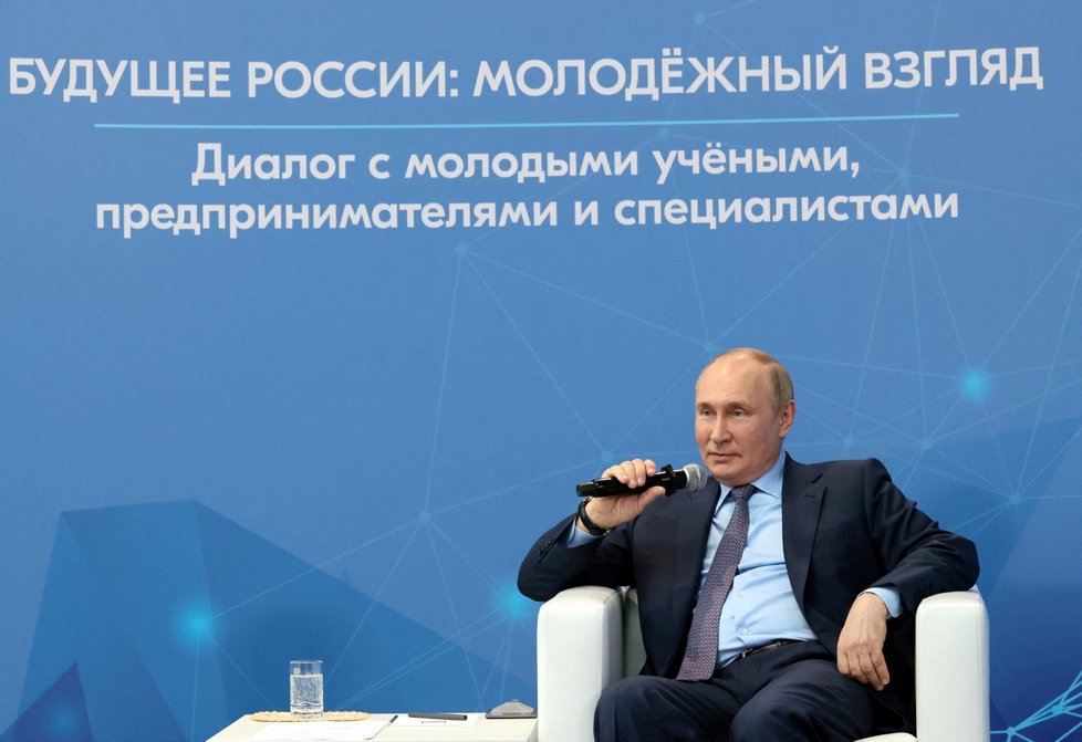 Sarkastický Putin na Petrohradském mezinárodním ekonomickém fóru (9.6.2022)