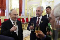 Putin při oslavách Dne Ruska popíral realitu: Rusové kráčí od vítězství k vítězství, tvrdil