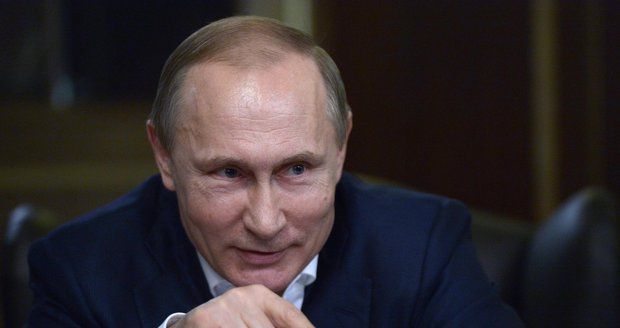 Putin vyznamenal českého europoslance z KSČM: Má dostat Řád přátelství