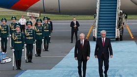 Putina v Kazachstánu vítal prezident Tokajev (květen 2026)