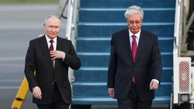 Putina v Kazachstánu vítal prezident Tokajev (květen 2026)