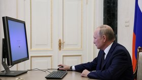 Ruský prezident Vladimir Putin volil online v Moskvě do místních správních orgánů (10. 9. 2022)